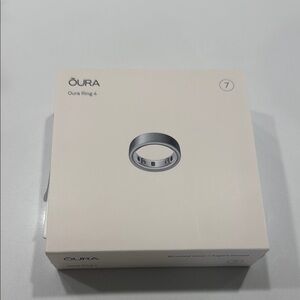 Oura Ring Gen 4 in Brushed Silver - used